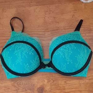 Victoria Secret Bombshell Pushup Lace Bra 34C